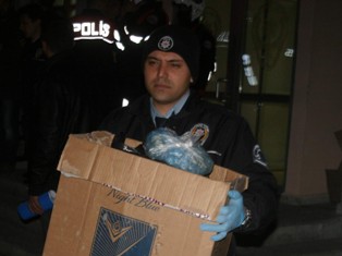 Sigara kartonundan esrar çıktı