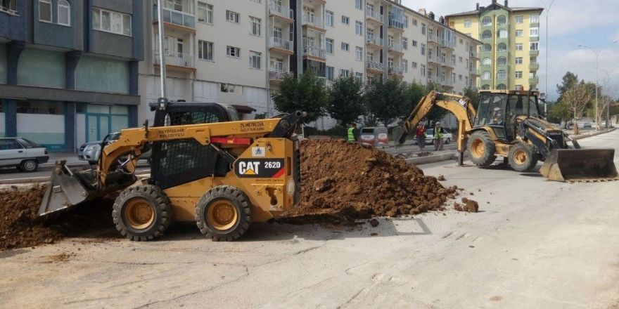 Seydişehir Belediyesi refüj çalışmalarına devam ediyor