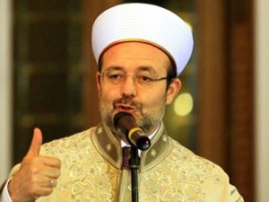 Görmez, camilerde seccade tipi halıları istemiyor