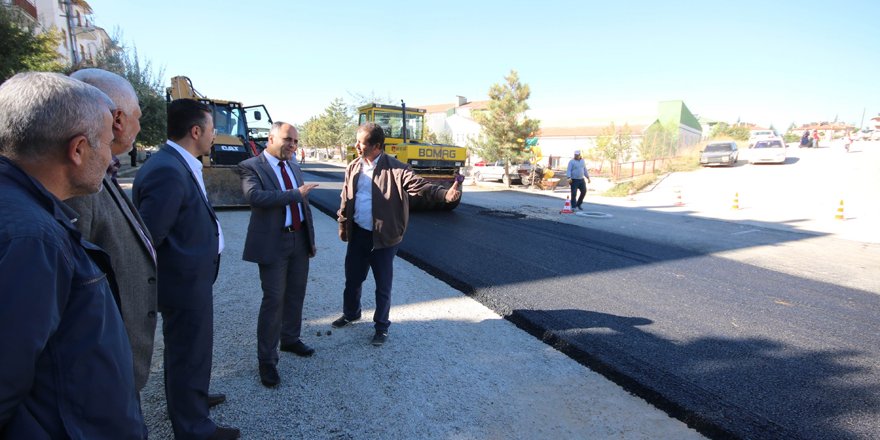 Başkan Özaltun, asfalt çalışmalarını inceledi