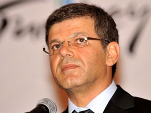 Halter'de Akkuş ve yönetimi istifa etti