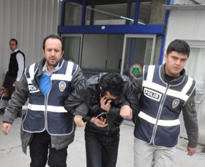 Böyle sapık görülmedi!