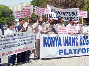 Provokatif istifalarla hükümet köşeye sıkıştırılıyor
