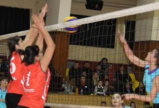 İdeal evinde yenildi: 3-0