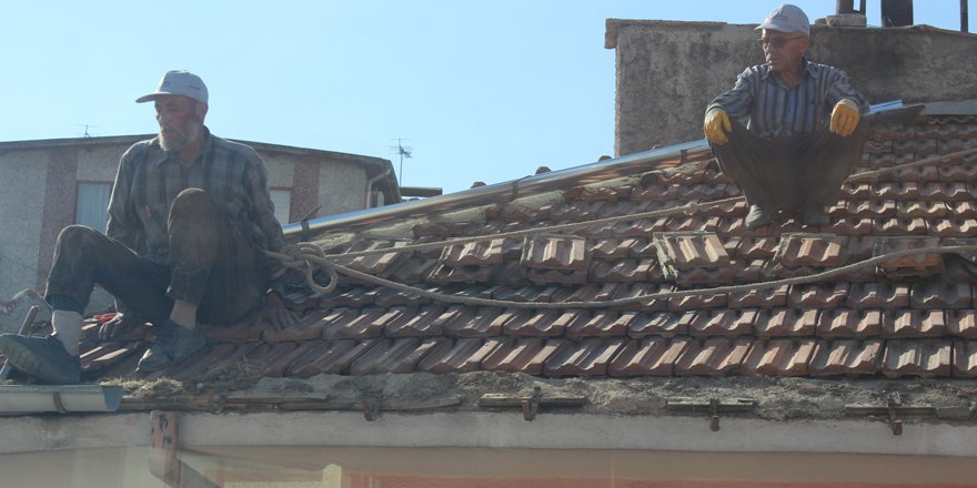 Çatı ve oluklar kışa hazırlanıyor