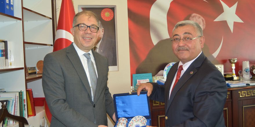 Büyükelçi Yunt, Kulu Belediye Başkanı Yıldız'ı ziyaret etti
