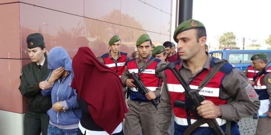 Cinsel saldırı ve uyuşturucu iddiasıyla adliyeye sevk edildiler