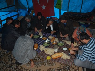 Yörüklerden kıl çadırda çalıştay toplantısı