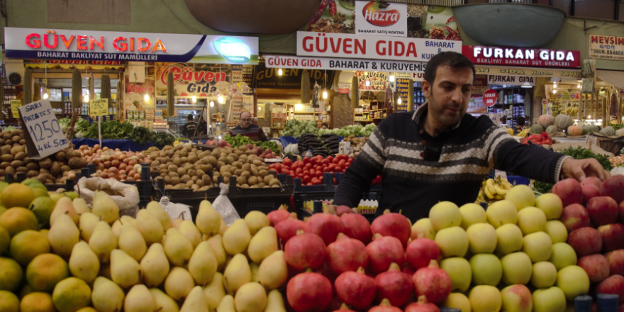 Kışlık meyveler tezgahlara indi