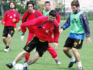 30 yaş üstü futbolcular açlık grevinde