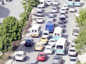 Otomobil devrildi 6 kişi yaralandı