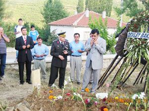 Vali Aydın Nezih Doğan şehit ailesini ziyaret etti