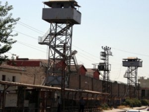 Akşehir'de 63, Ereğli'de 35 hükümlü tahliye oldu