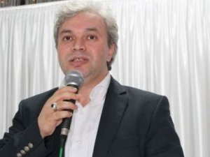 Mustafa Kurdaş geliyor