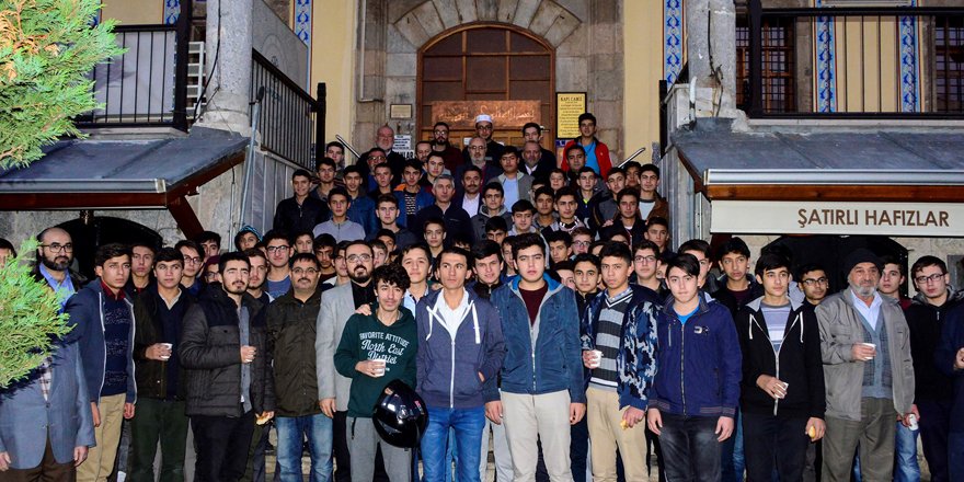 İmam Hatipli öğrenciler Kapı Camii’nde buluştu