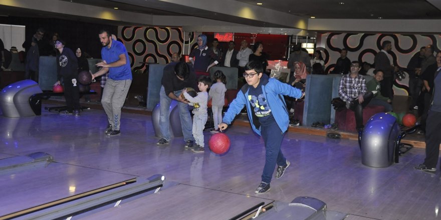 Makine Mühendisleri bowling turnuvasında buluştu