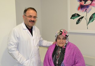 Karnım ağrıyor dedi 10 santimlik kist çıktı