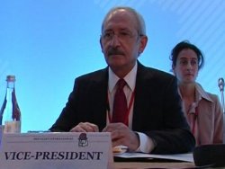 Sosyalist Enternasyonal'de CHP'nin Esad vetosu
