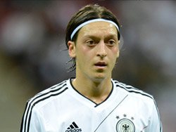 Mesut Özil'den müthiş asist