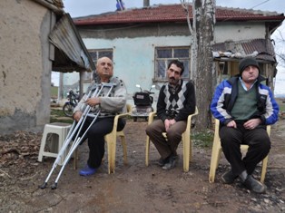 ''Baba sevgisi'' engelli evlatları yaşattı