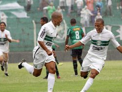 Alex Brezilya'da ilk golünü attı