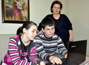 İkizlerden kaymakama duygulandıran mektup