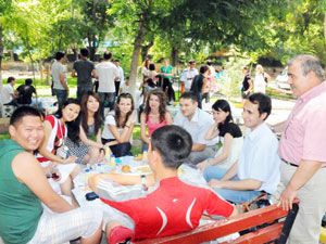 Üzülmez, 26 ülkeden gelen öğrencilere Konya’yı tanıttı