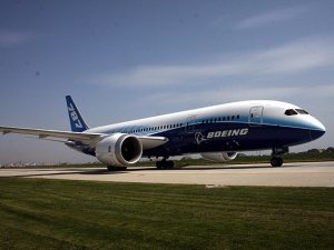 Boeing 787 Dreamliner test uçuşu yaptı