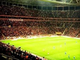 Türk Telekom Arena'da ışık şovu!