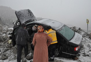 Seydişehir'de trafik kazası: 3 yaralı