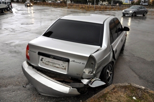 Seydişehir'de 2 otomobil çarpıştı: 1 yaralı