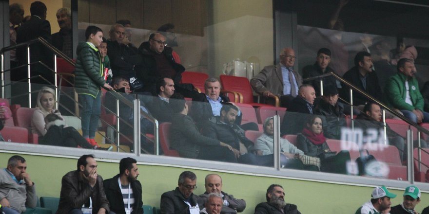 Ahmet Şan maçı locadan izledi