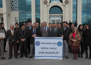 Adliye çalışanları adalet talep etti