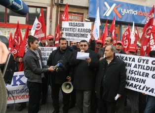 İşten çıkarılmalara tepki devam ediyor