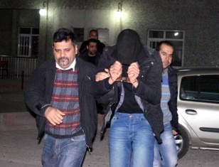 Uyuşturucu alırken yakalandı!