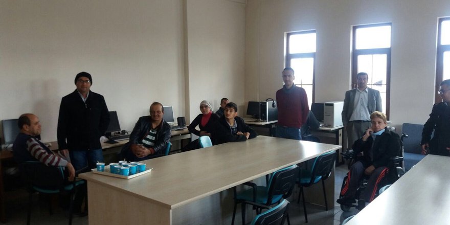 Akşehir’de engelli vatandaşlar için bilgisayar kursu