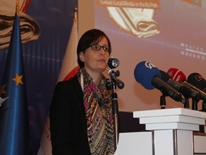 AB yolu yerel basından geçer!