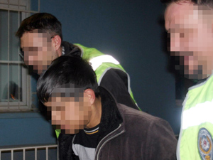 Yardım kutularını çaldı