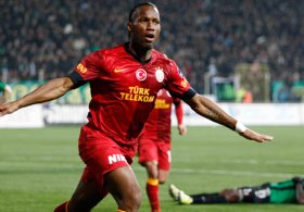 Drogba Çin'in acısını çıkardı