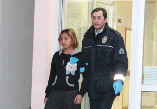 15 yaşındaki yeğenine uyuşturucu sattırdı