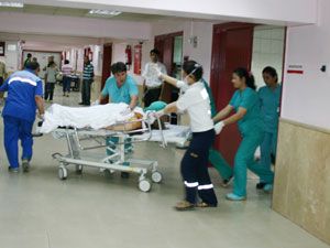 Birlikte yaşadığı kadını 12 yerinden bıçakladı