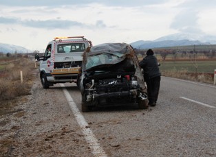 Tedaviye giderken kazada yaralandılar