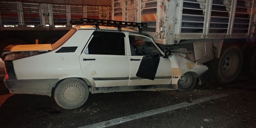 Toros kamyonun altına girdi: 3 yaralı