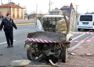 Çöp konteynerinde hurda ararken araç çarptı
