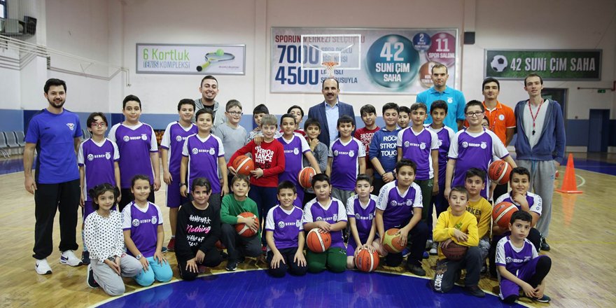 Başkan Altay spor okullarını ziyaret etti
