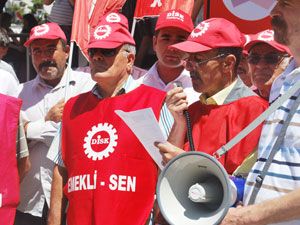 Emekli-Sen, maaş zamlarını protesto etti