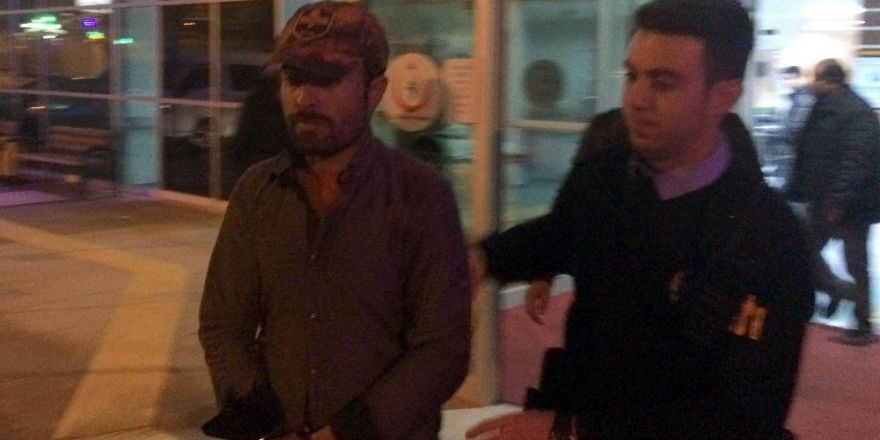 Kaçak Afgan yolcuların ihbarı üzerine yakalandı