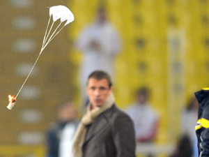 Saraçoğlu’nda paraşütle yabancı madde!