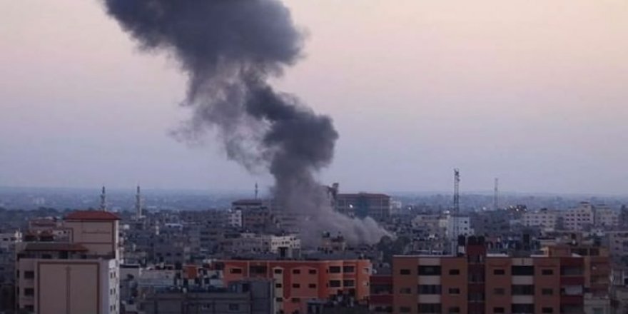 Katil İsrail, Gazze'ye saldırdı