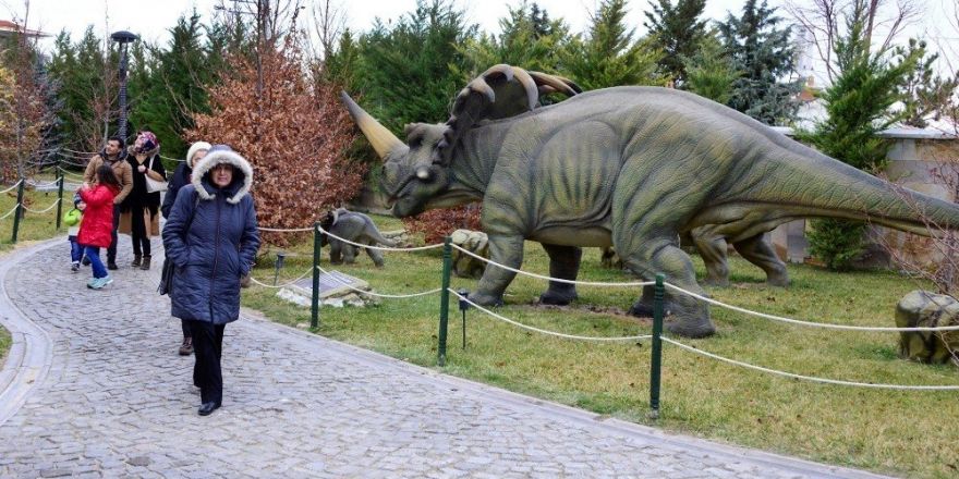 80 Binde Devri Alem Parkına 10 günde 20 bin ziyaretçi